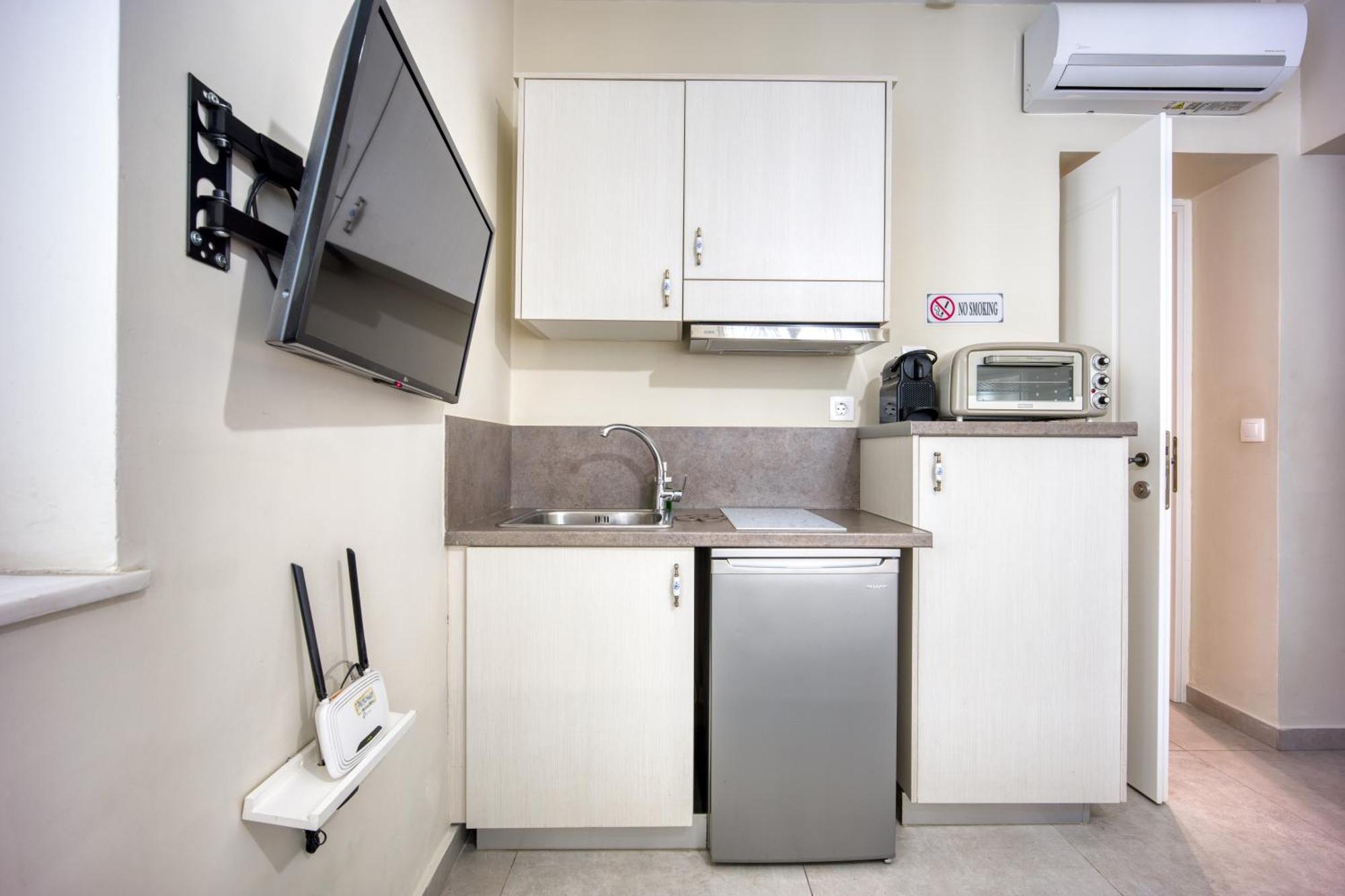 Bentzi...Boutique Apartment 1, Classic Double With Kitchenette, 2 Guests Athen Eksteriør bilde